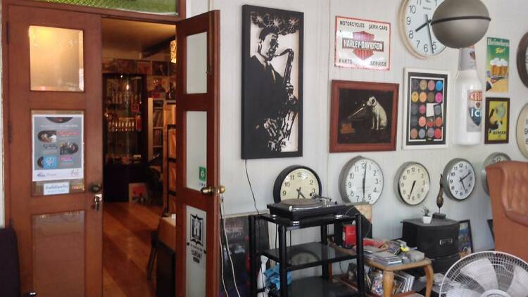 Record Shop ร้านแผ่นเสียง