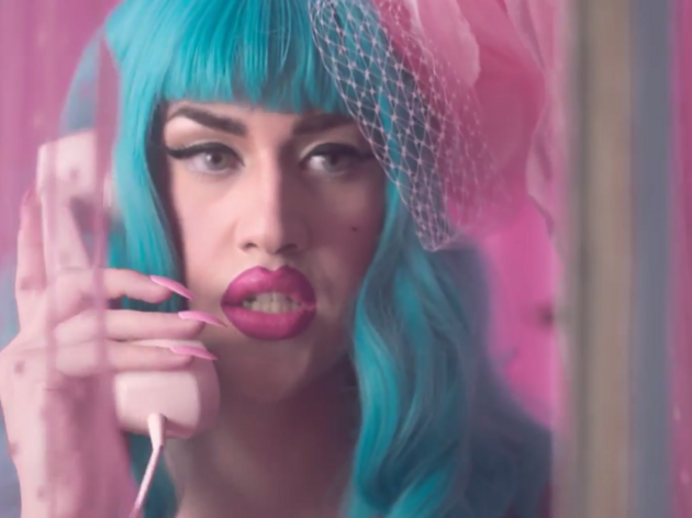 Su canción "I Adore U" Su canción "I Adore U"