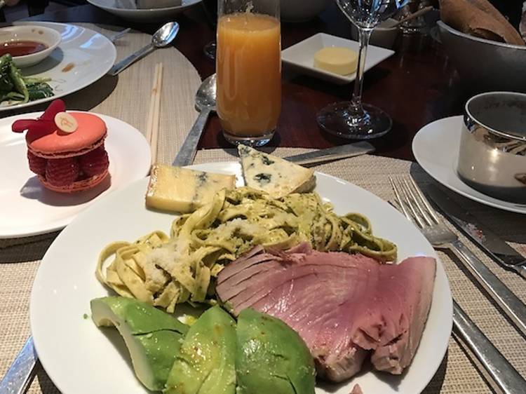 Le brunch du Royal Monceau