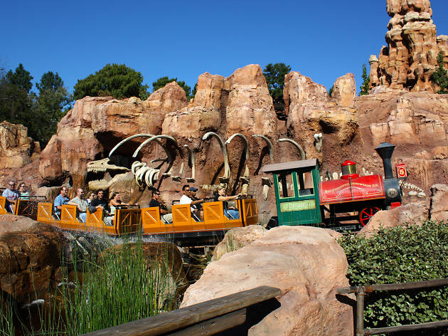 Take a virtual ride on the 25 best Disneyland attractions