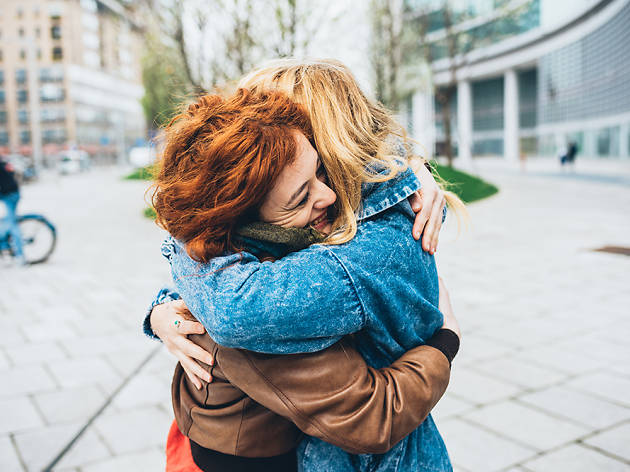 New Yorkers need to stop hugging each other all the time New Yorkers need to stop hugging each other all the time