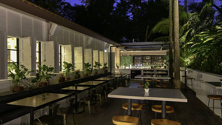 The Garage Botanico Garden Bar