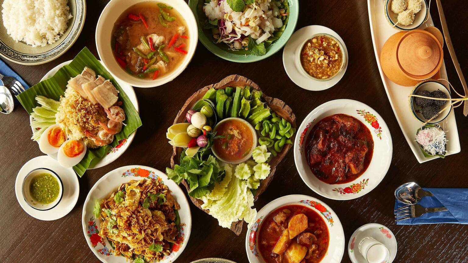 Sri Trat | Restaurants in Phrom Phong, Bangkok