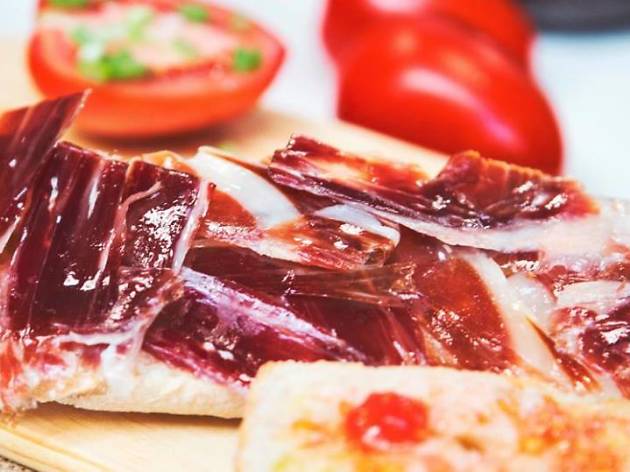 Bocadillo de jamon ibérico Gran Reserva con aceite y tomate Bocadillo de jamon ibérico Gran Reserva con aceite y tomate