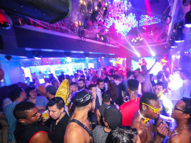 17 Best Gay Clubs And Bars In Us From Drag Bars To Lgbtq Bars