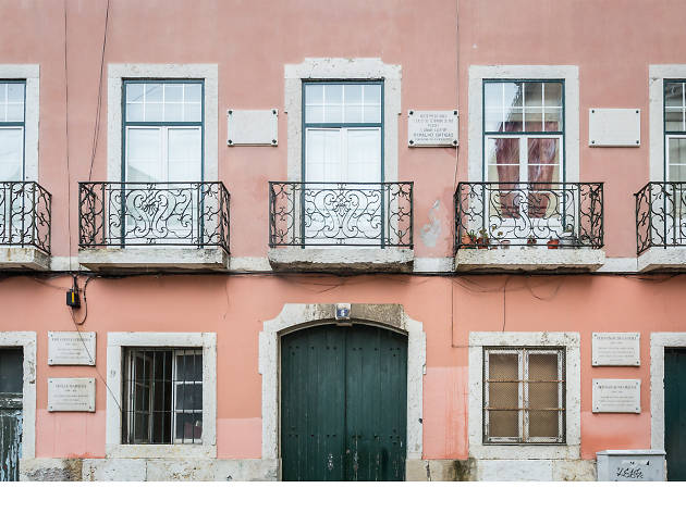 Fachada com mais placas em lisboa Fachada com mais placas em lisboa