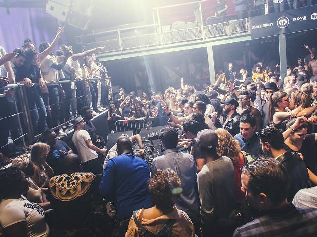 La Machine du Moulin Rouge fête ses 7 ans : retour sur un lieu clé de la nuit parisienne La Machine du Moulin Rouge fête ses 7 ans : retour sur un lieu clé de la nuit parisienne