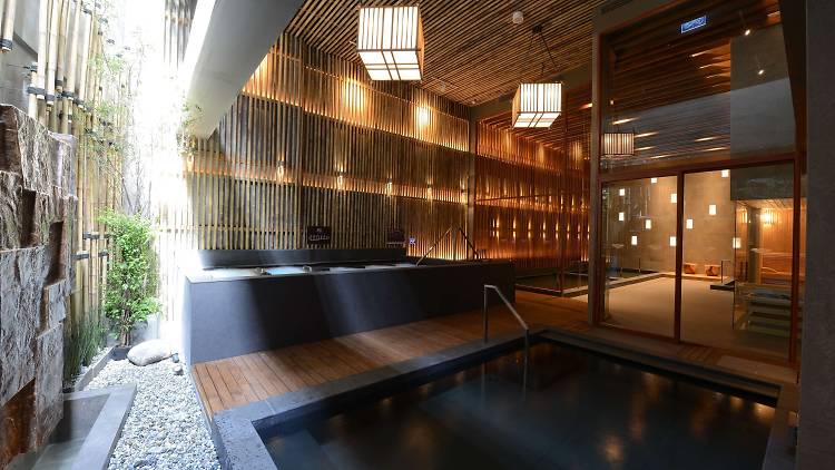  Let's Relax Onsen & Spa Thonglor