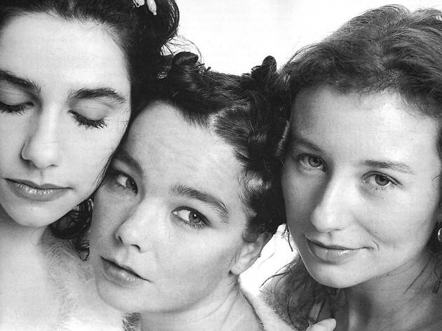 Pj Harvey, Björk y Tori Amos Pj Harvey, Björk y Tori Amos en sesión fotográfica