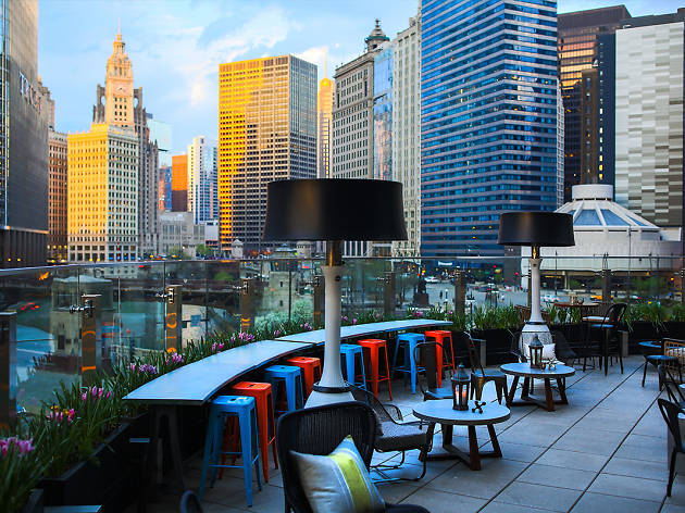 25 Best Rooftop Bars in Chicago That Are Open Now