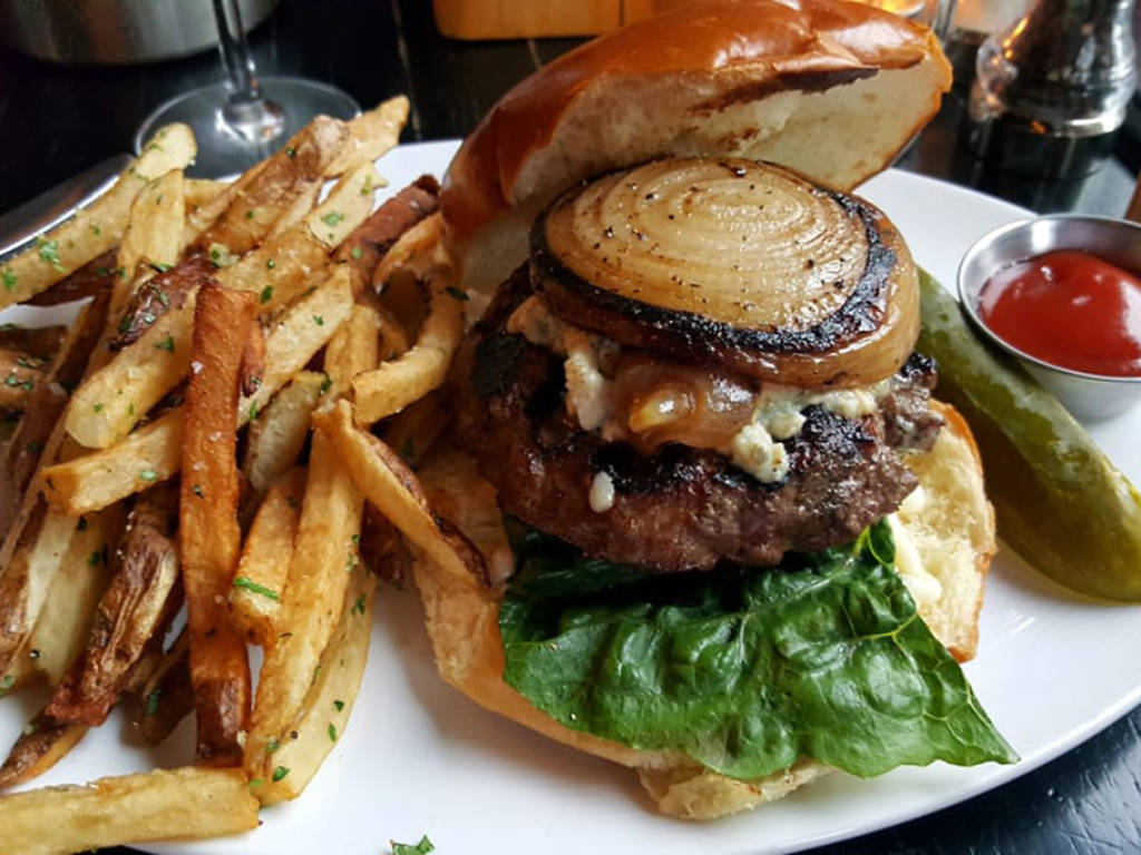 Best burgers in DC like cheeseburgers, hambugers, veggie burgers