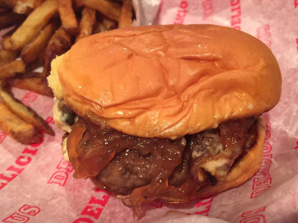 Best burgers in DC like cheeseburgers, hambugers, veggie burgers