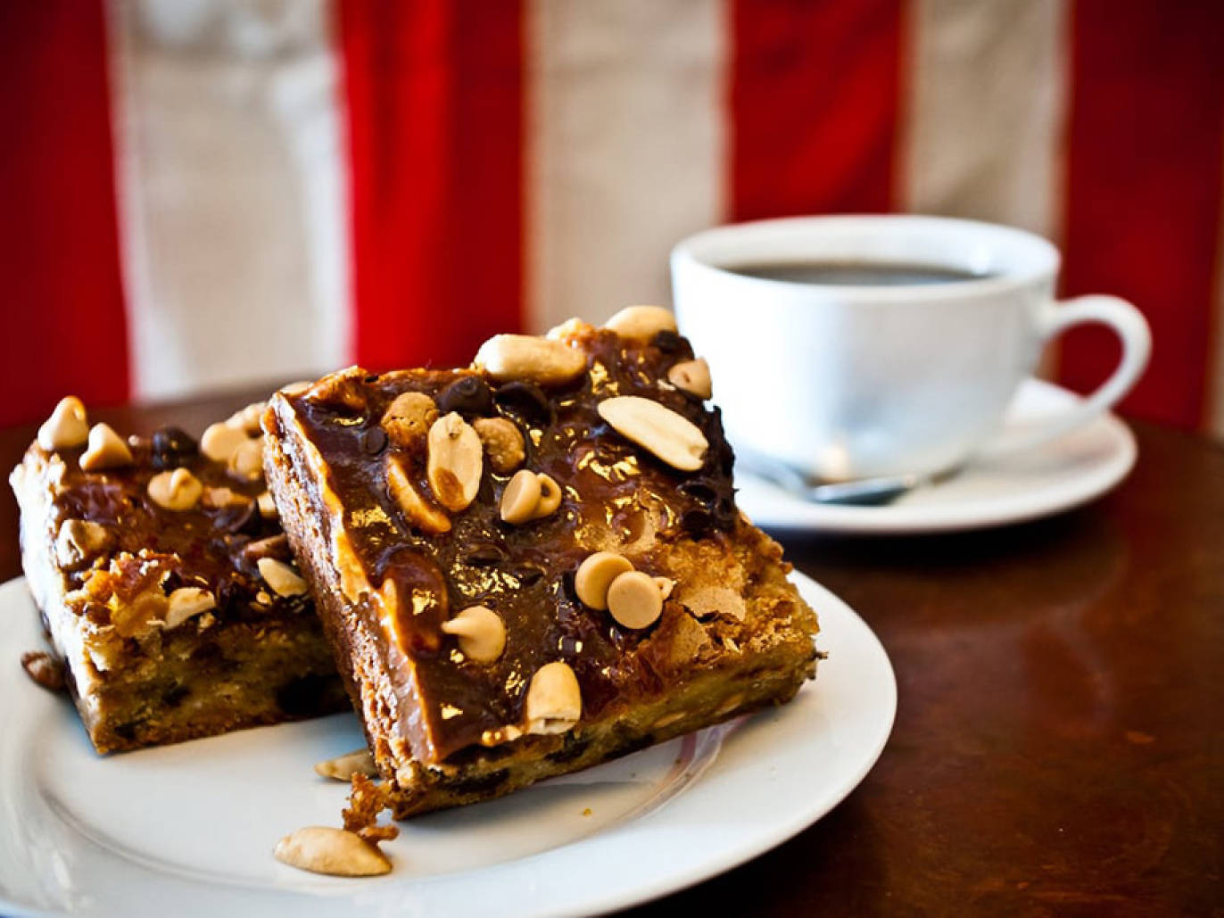 Best desserts in America like cakes, cookies, pies and puddings