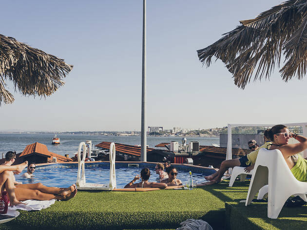 piscina do Sunset Destination Hostel piscina do Sunset Destination Hoste