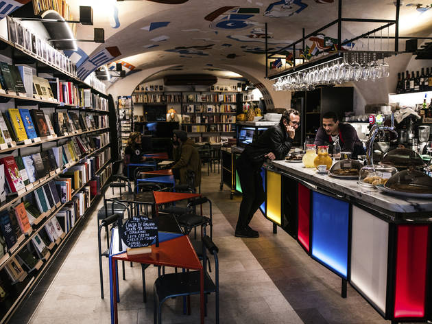 Livraria menina e moça Livraria menina e moça