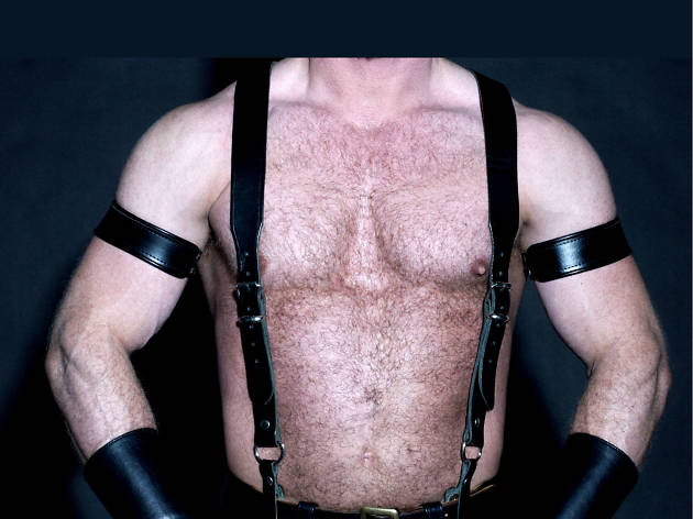 Leather El círculo del látigo negro, un club para amantes del cuero