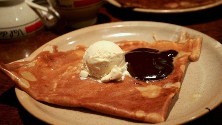 La Crêperie bretonne fleurie de l'épouse du marin