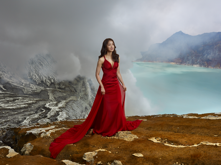 Lee Siyoung at Ijen, an active Indonesian volcano 