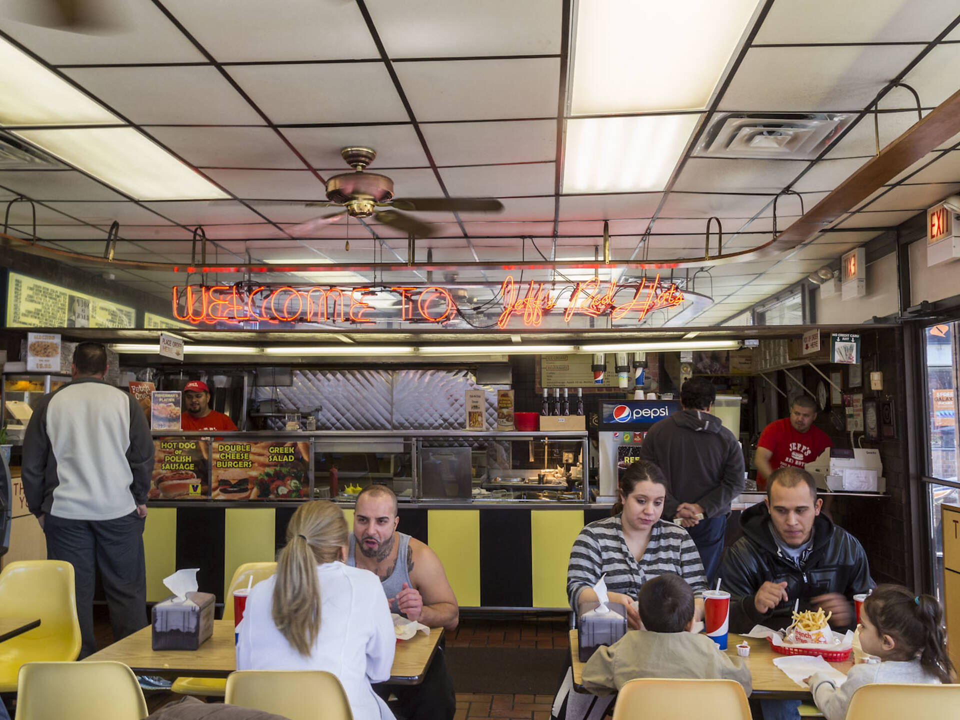 22 Best Hot Dogs in Chicago to Try Right Now