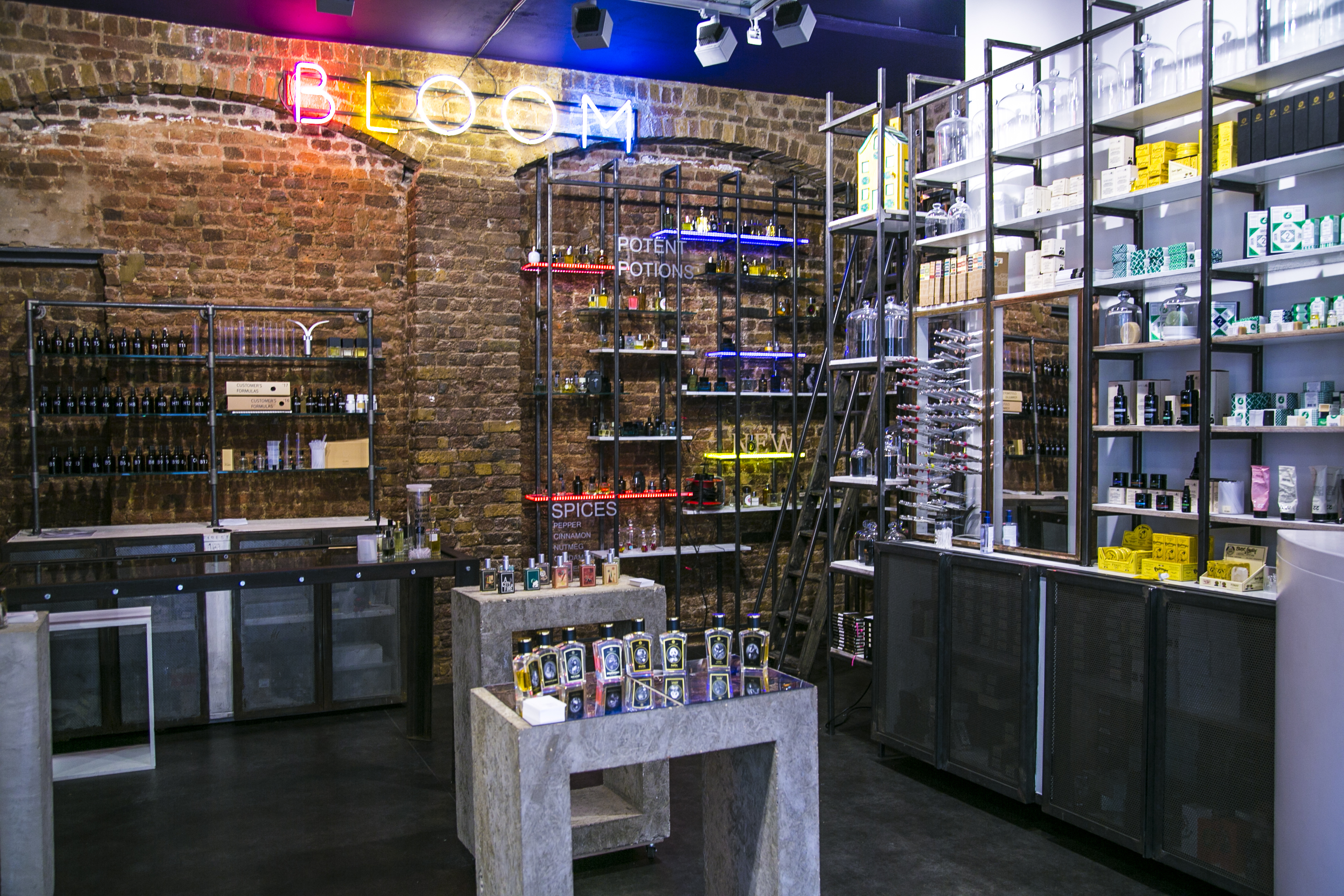 & Other Stories Shopping in Soho, London