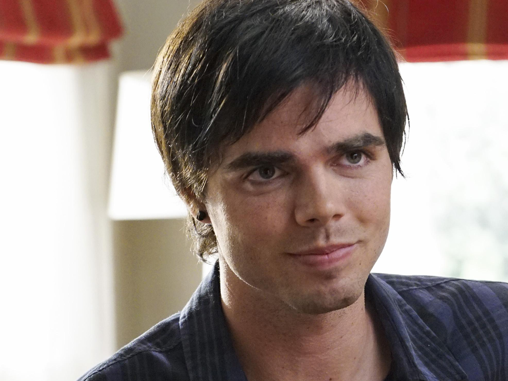   Dylan (Reid Ewing)