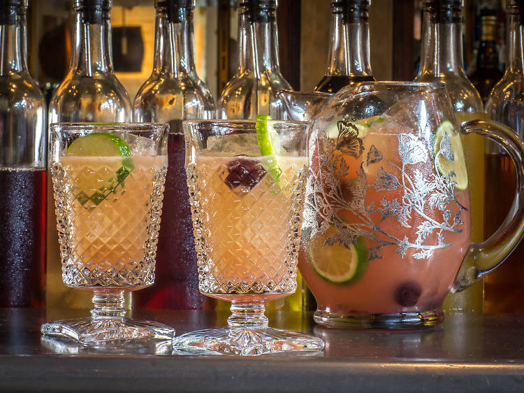 Where to Get Large-Format Cocktails in Vegas: Punch and Scorpion