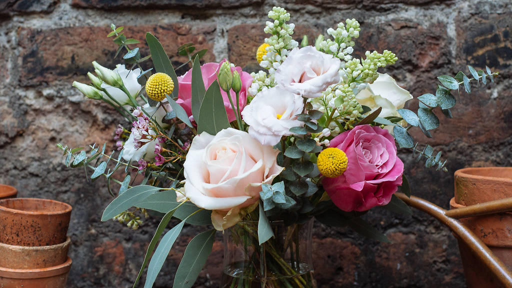 Floor flowers (crop)