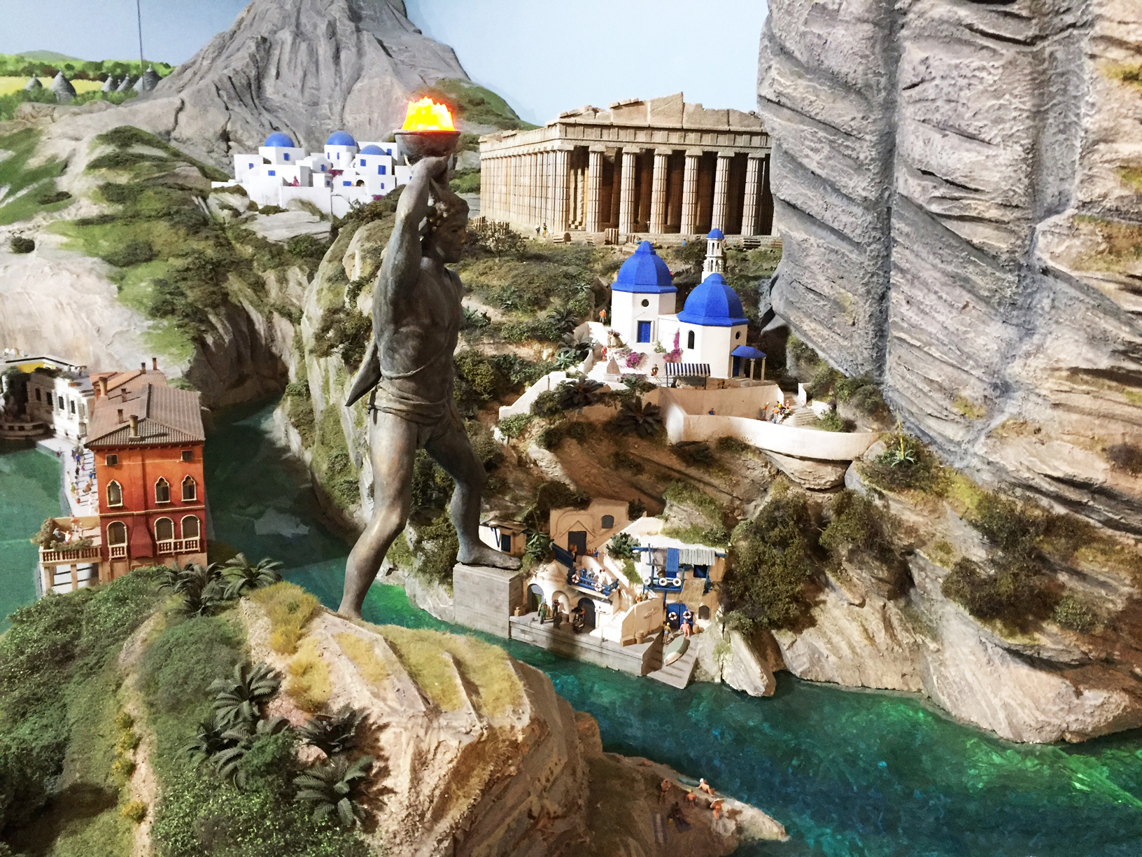 Резултат с изображение за galivers gate new york