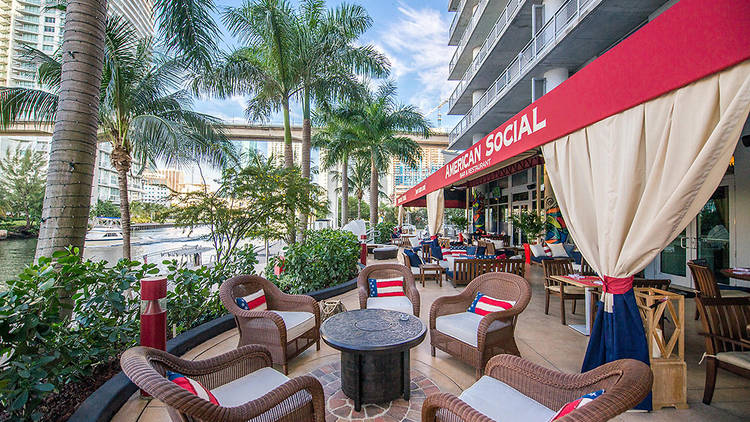 Check out the best happy hour deals in Miami