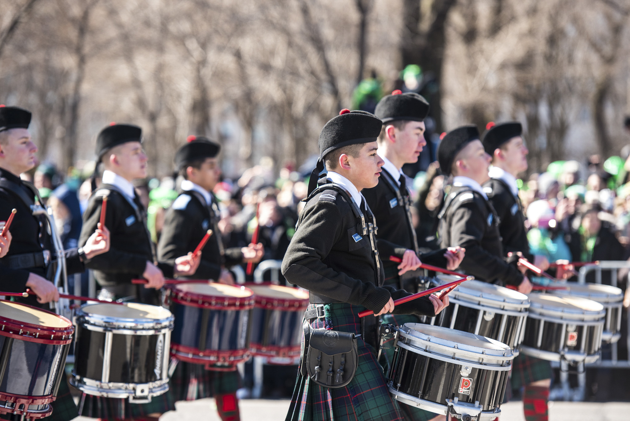 Chicago River dyed green, reviving St. Patrick's Day tradition