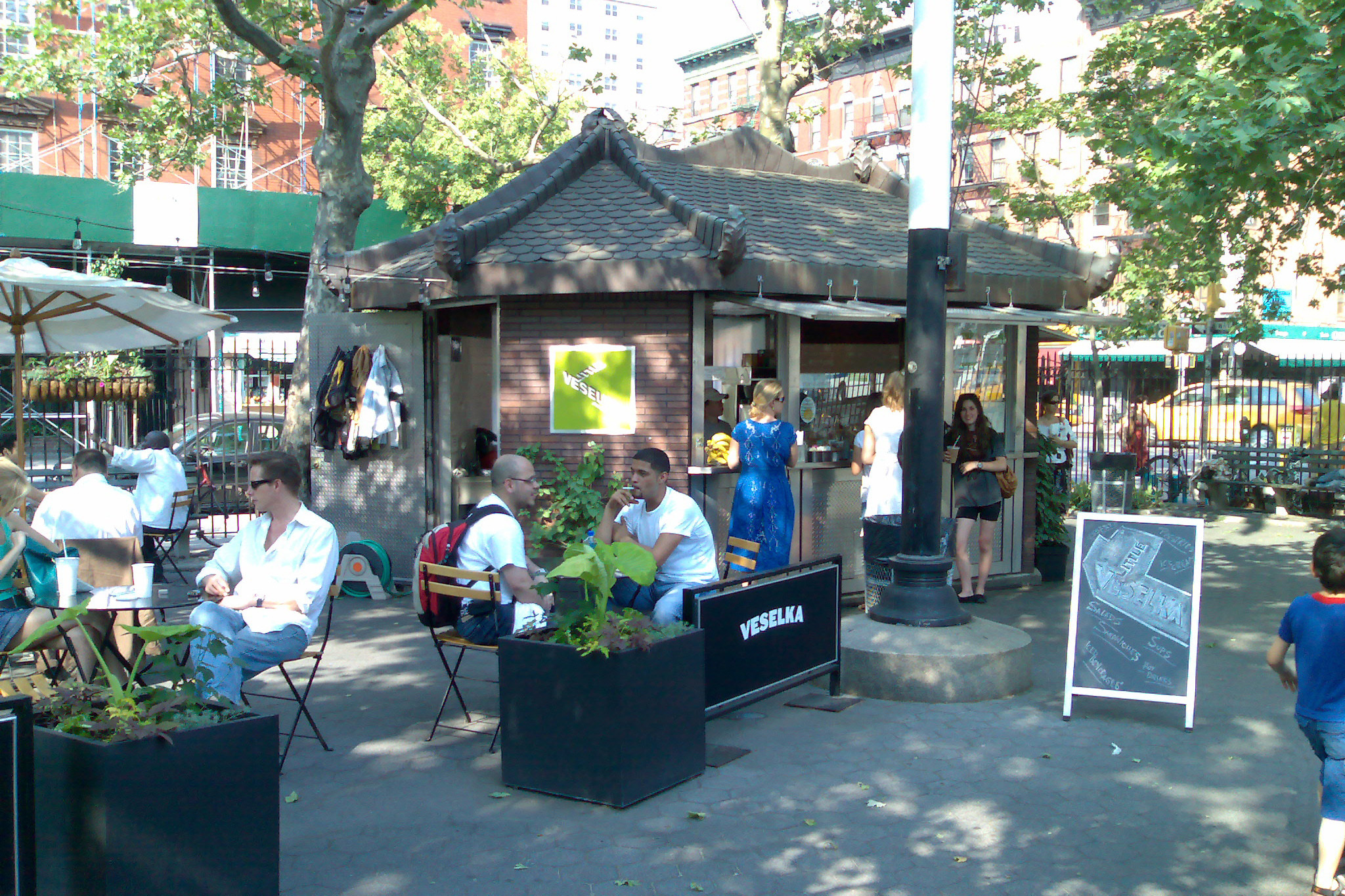 Best Street Fairs NYC Offers With Food, Music and Artwork