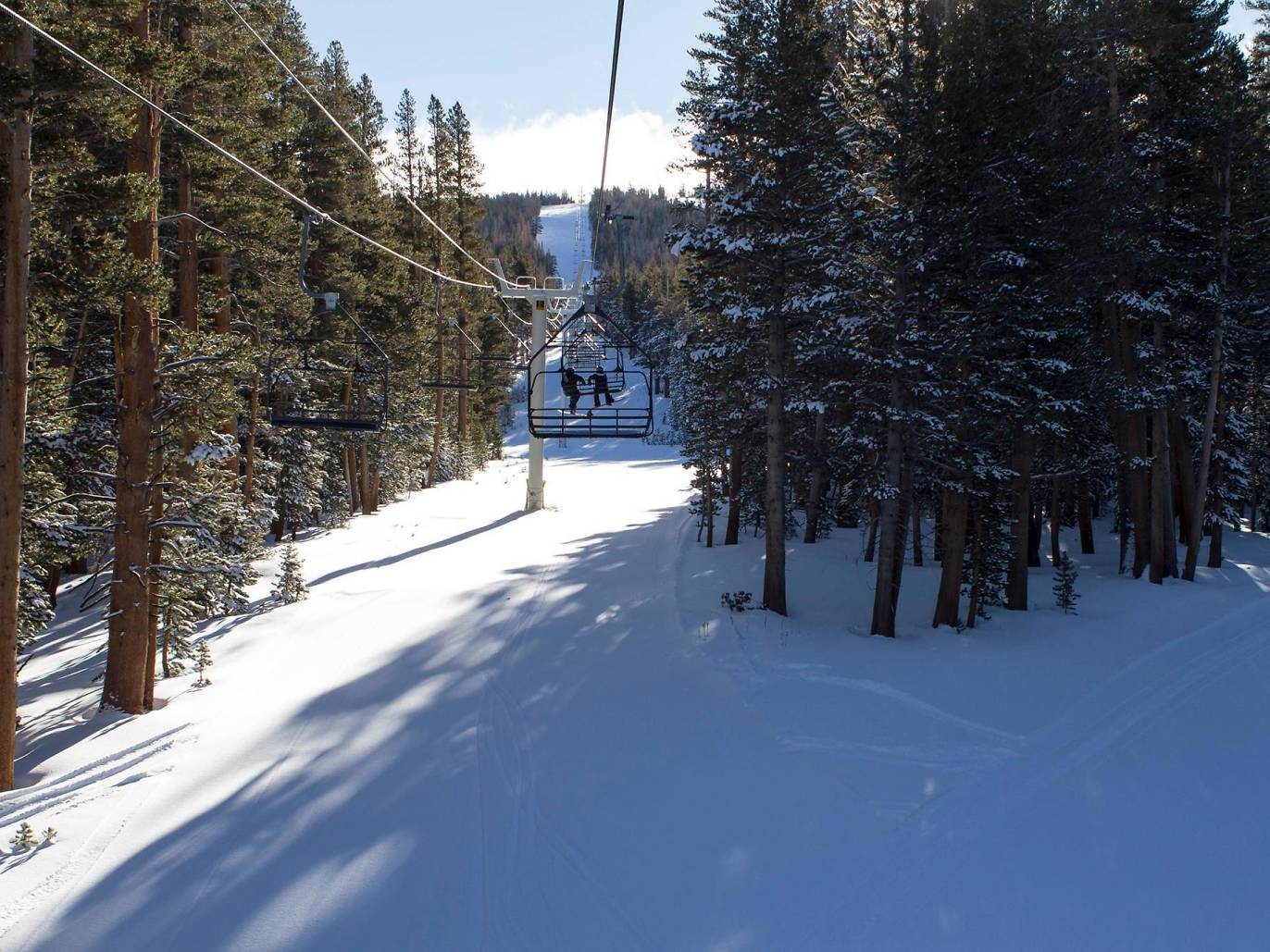 Best Ski Resorts Near Los Angeles for Skiing, Snowboarding & More