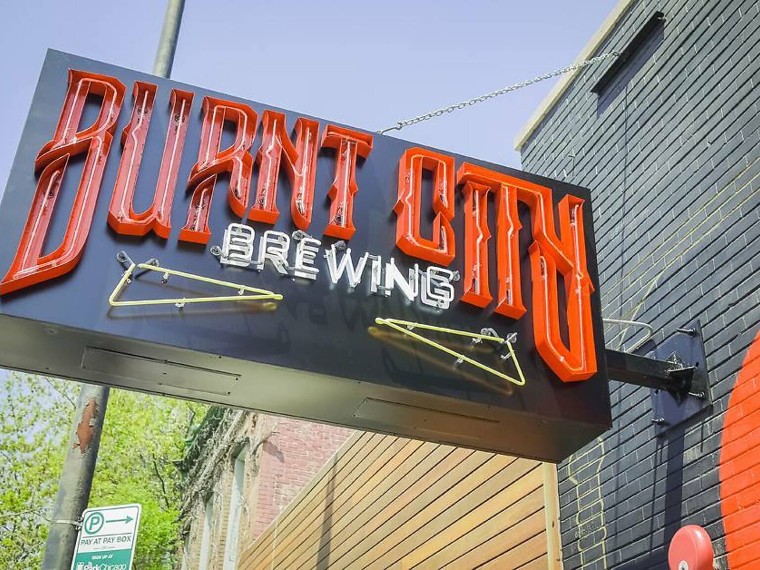 Best bars in Lakeview, with karaoke, craft beer and more