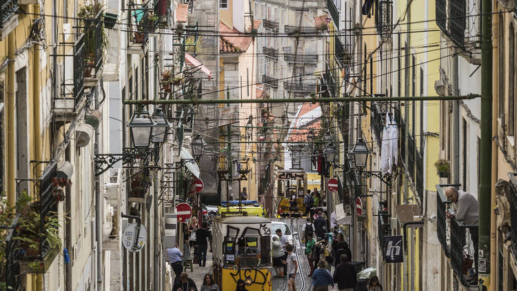 Bairro da Bica, Rua da Bica, Ascensor da Bica