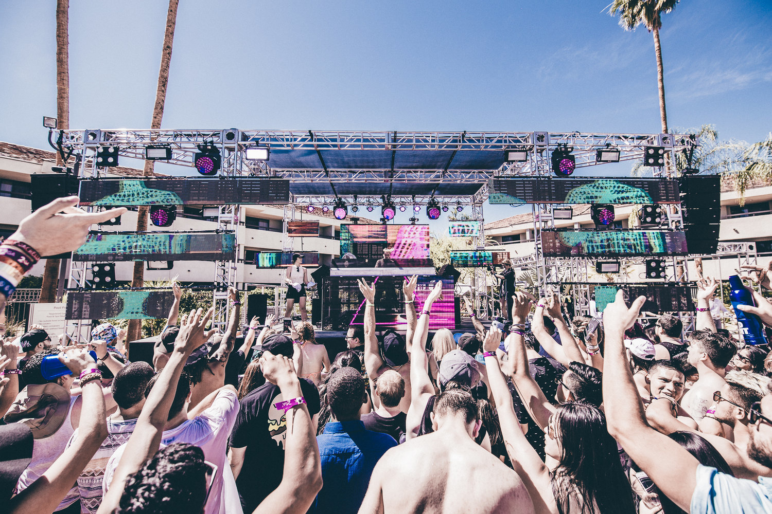 How Day Club Palm Springs' poolside parties offer a unique concert  experience – Orange County Register
