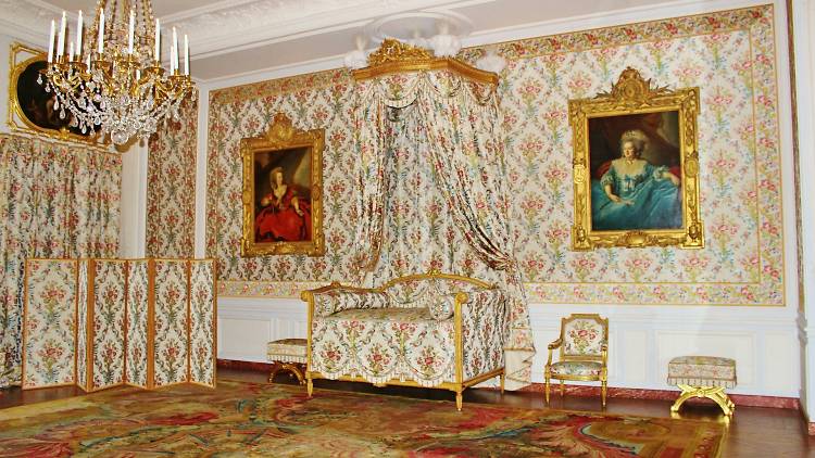 Discover the Mesdames’ Apartments