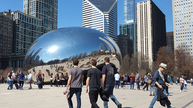 8–9:30am: Take a stroll through Millennium Park