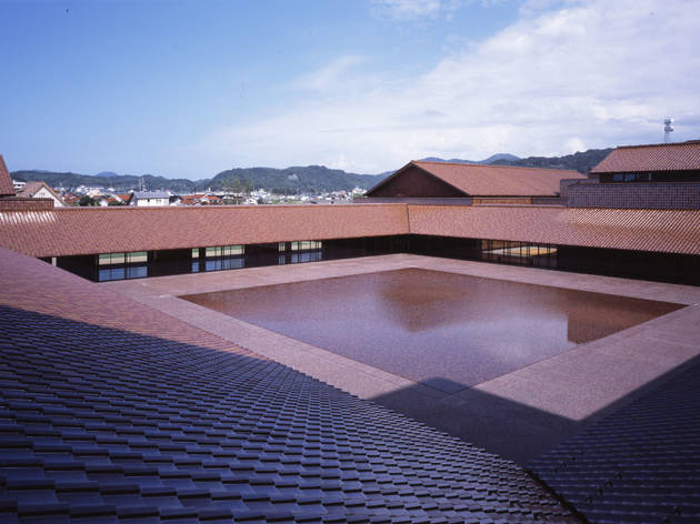 Admire the Sekishu roof tiles... Admire the Sekishu roof tiles...