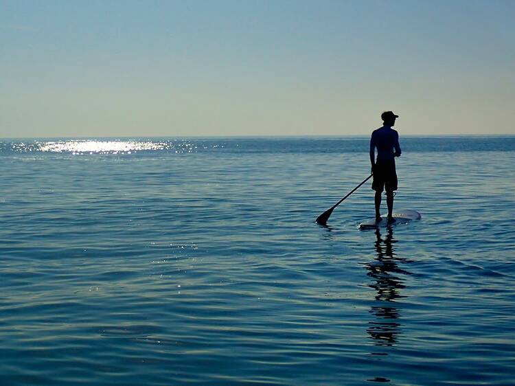 Als estius, els seus afterworks són de paddle surf