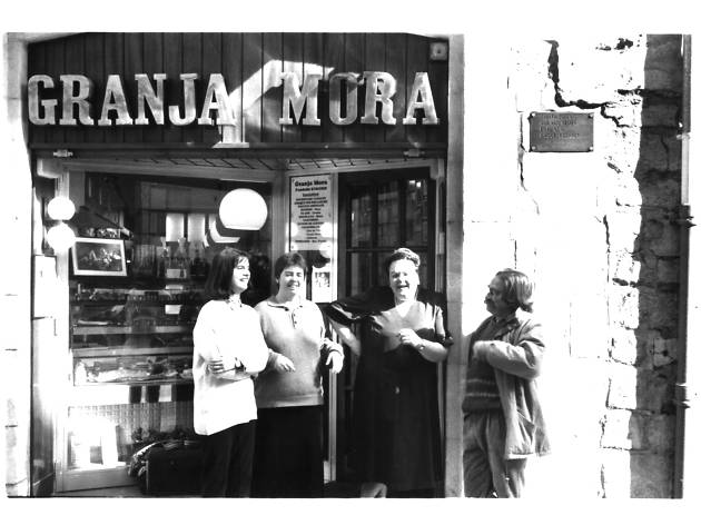 Granja Mora, 1997 Granja Mora, 1997