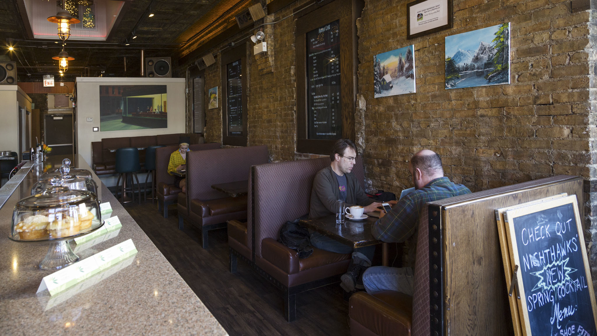 A guide to the best bars in Irving Park