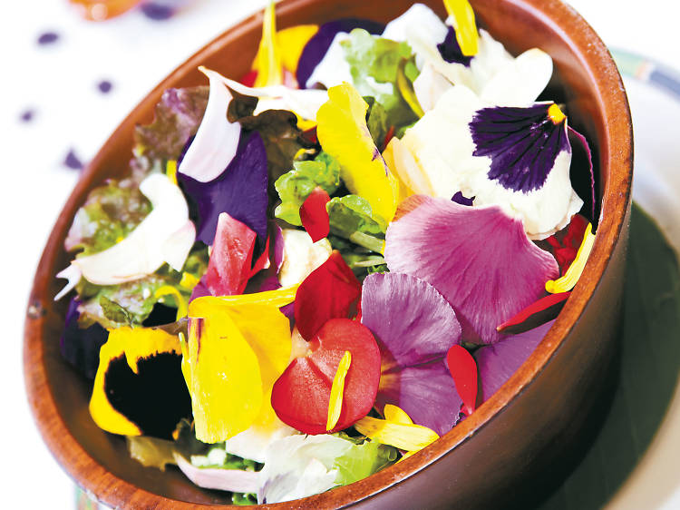 Ensalada de flores comestibles