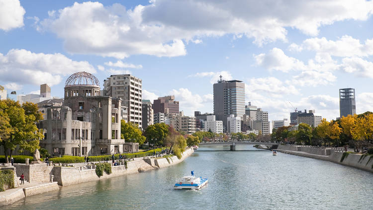 Visit the Peace Memorial Park and Museum in Hiroshima