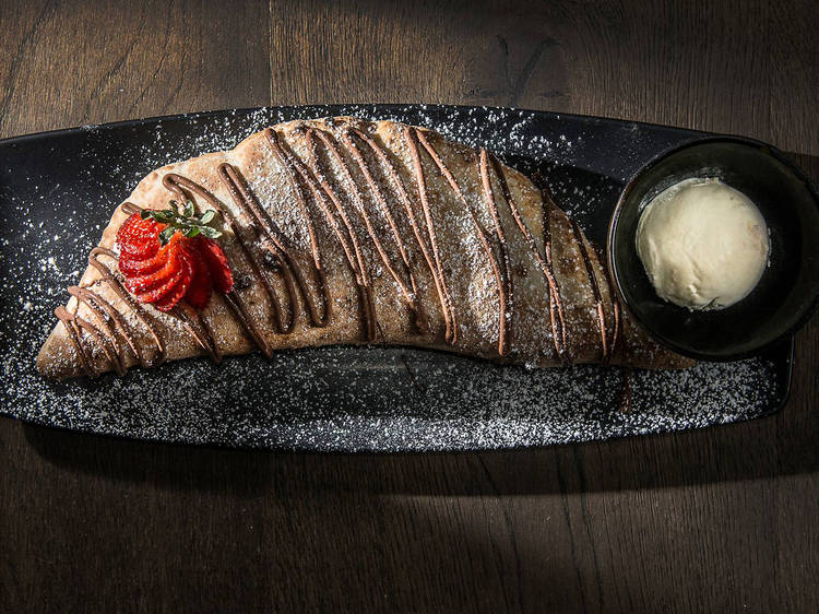 400 Gradi's Nutella calzone