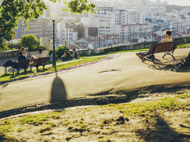 Uma posição relaxante no Jardim do Torel