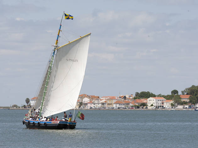 barcos camara municipal do seixal Bote fragata Baia do Seixal - Lancamento Dossie Didatico Descobertas no Ecomuseu Maio Patrimonio • 18 mai 2012