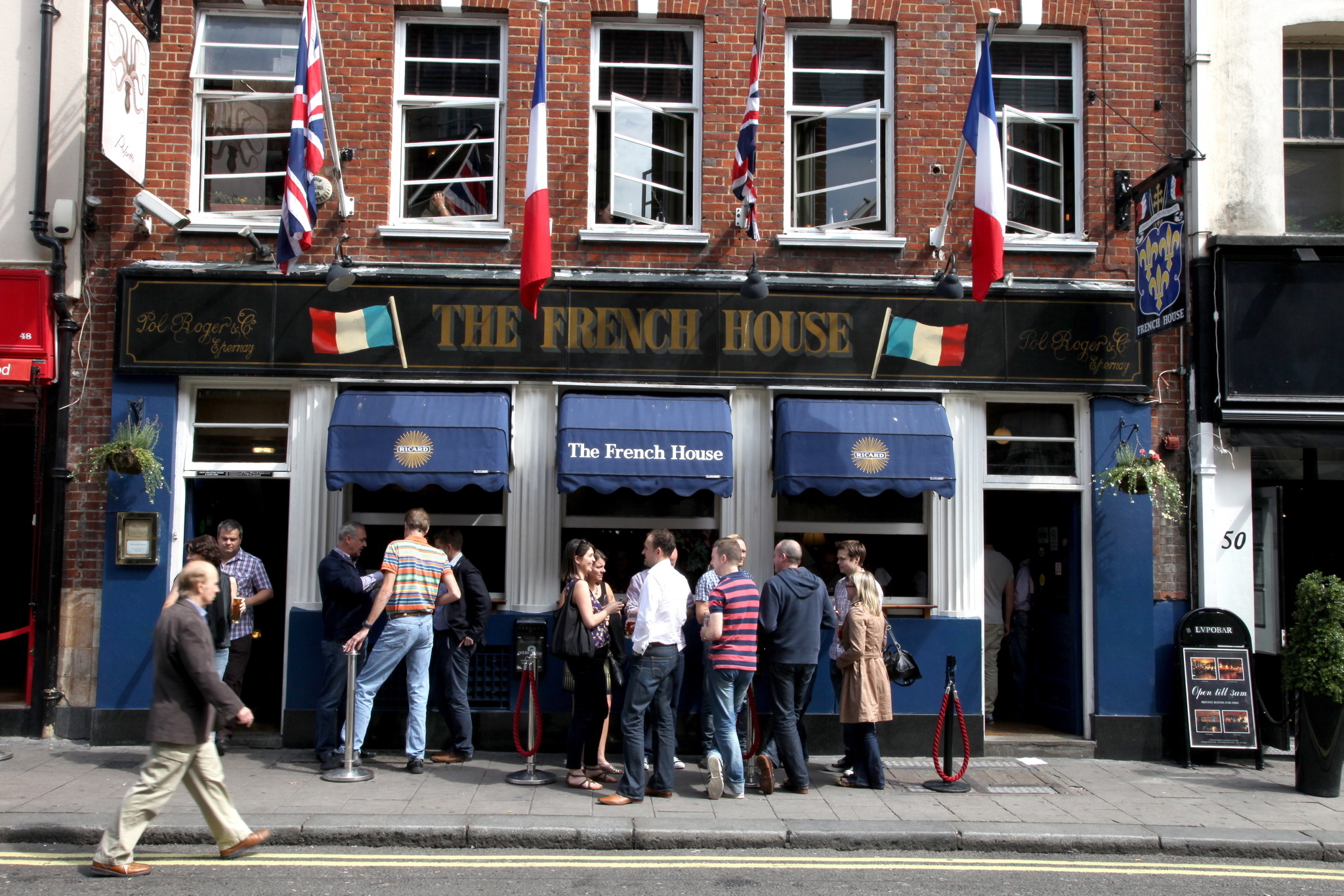 11 Best Historic London Pubs With A Story To Tell