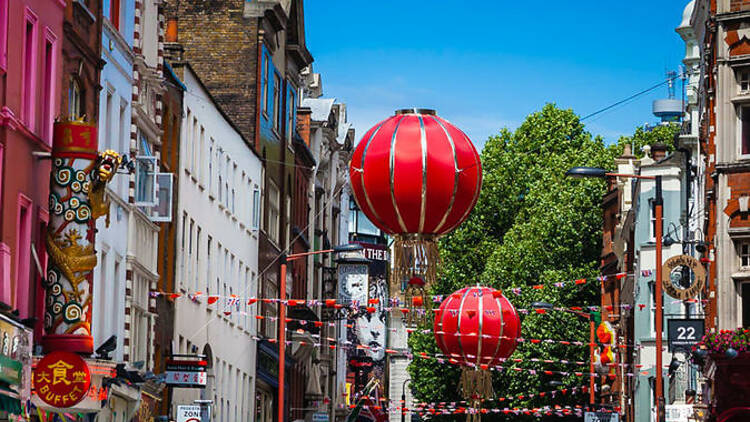 Private photography walking tour from Trafalgar Square to Covent Garden