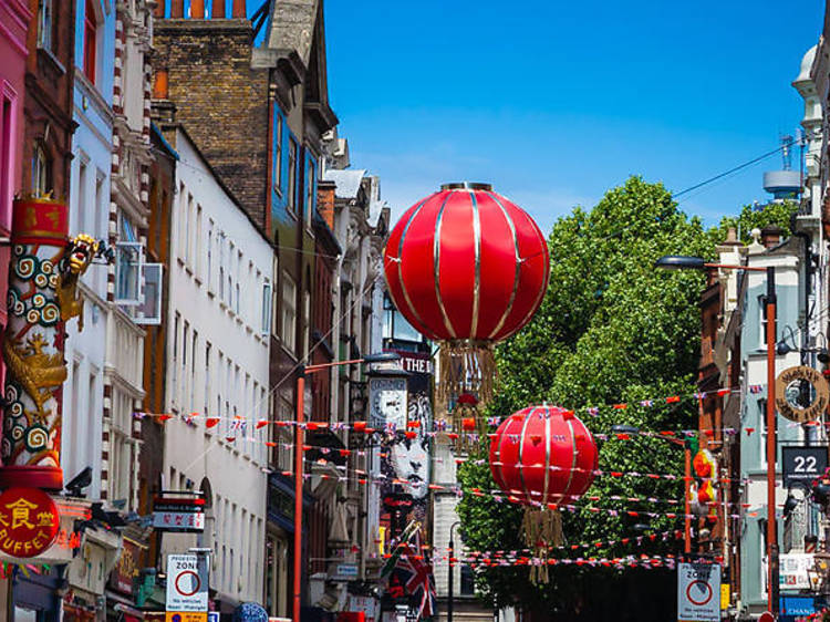 Private photography walking tour from Trafalgar Square to Covent Garden