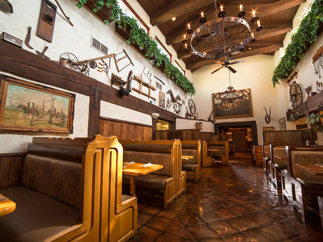 Harris Ranch Inn & Restaurant Harris Ranch Inn & Restaurant